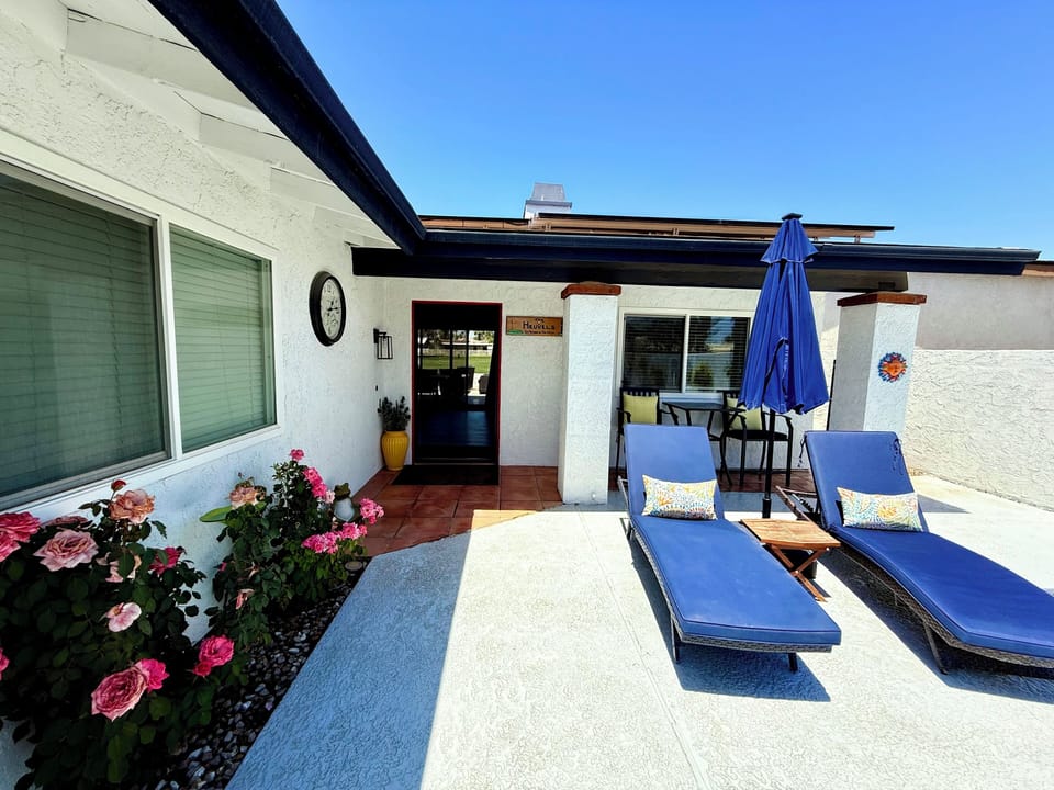 Front Patio
Pool