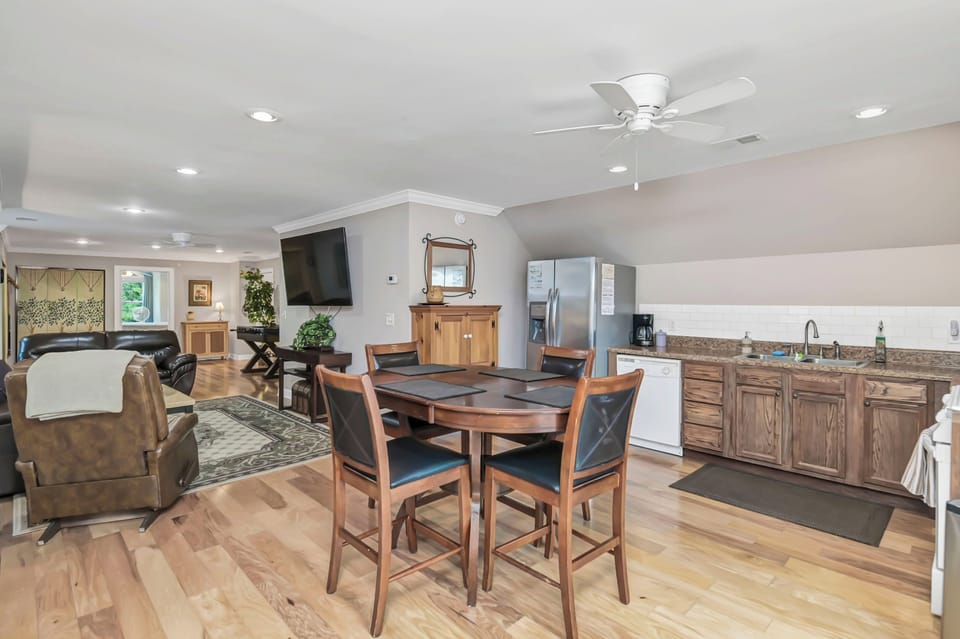 Dining area. 
