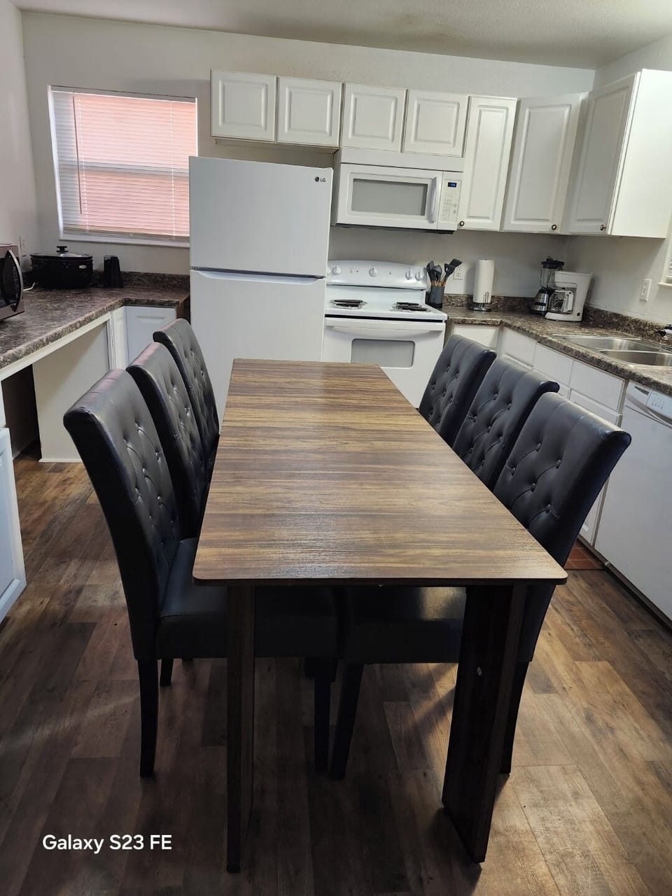 New dinning table and chairs. Aug, 2024.