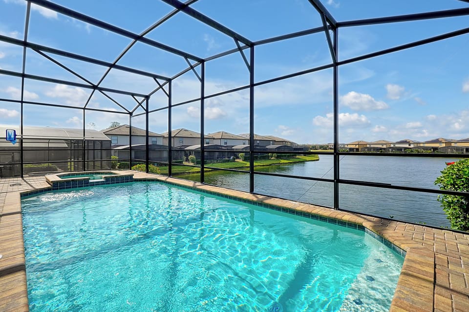 Private Lakeview Pool