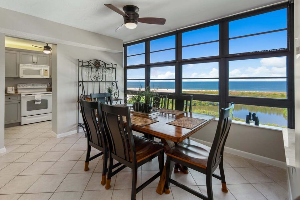 Dining into Kitchen