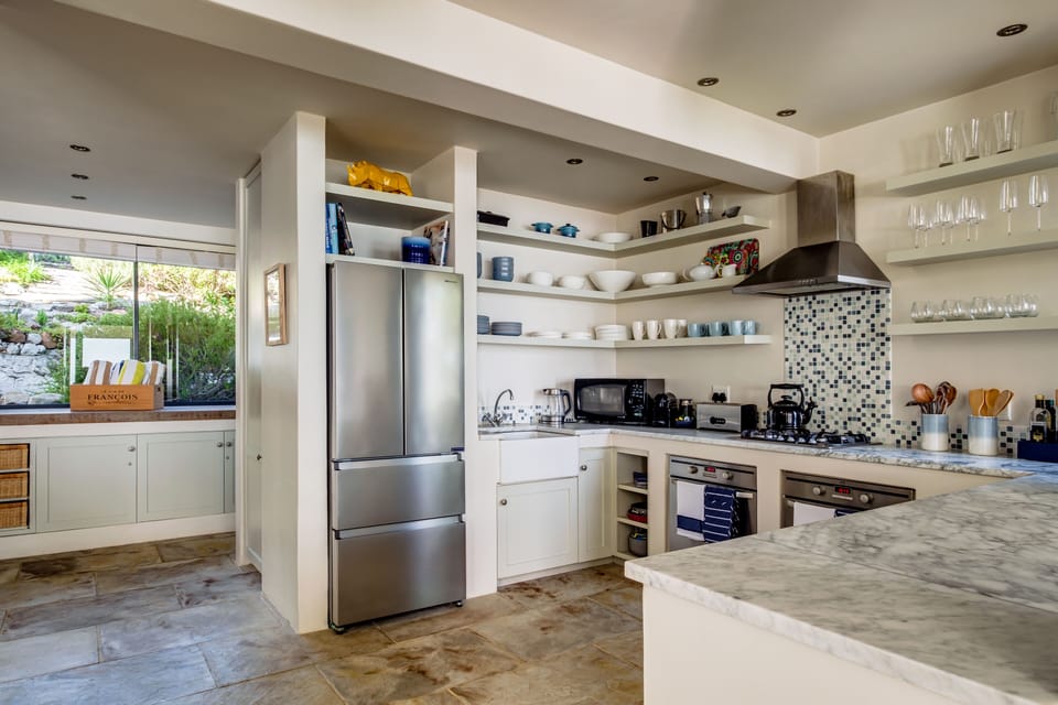Fulfil your culinary desires in the fully equipped kitchen