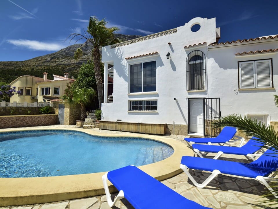 Property, House, Building, Real Estate, Home, Swimming Pool, Villa, Vacation, Estate, Sunlounger