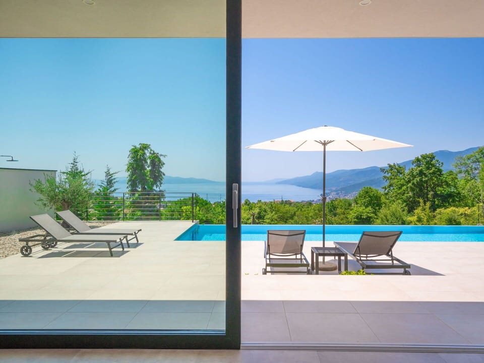 Property, Sunlounger, Interior Design, Home, House, Furniture, Shade, Real Estate, Architecture, Room