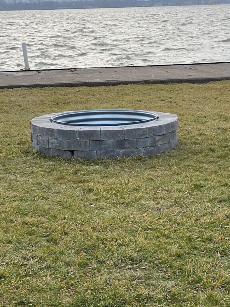 Fire pit in backyard. Bring your own wood. 