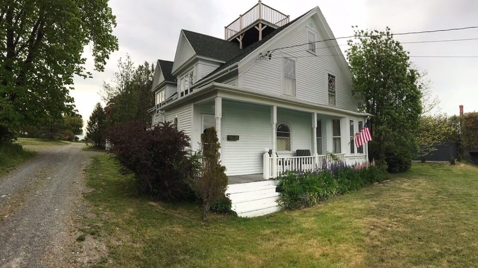 Front of house along private road