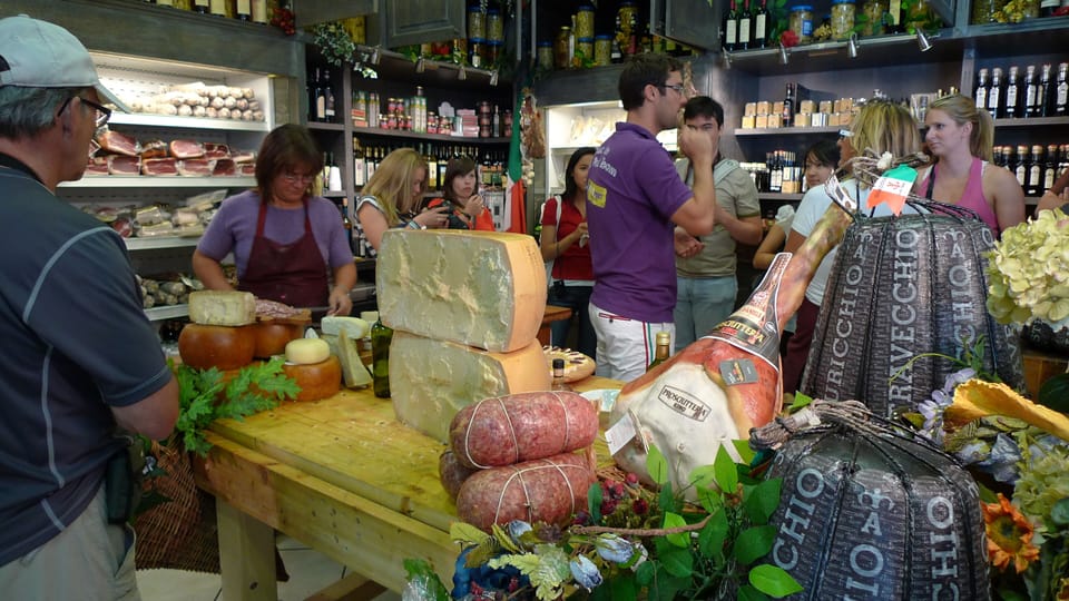 Fine shops in Castelnuovo