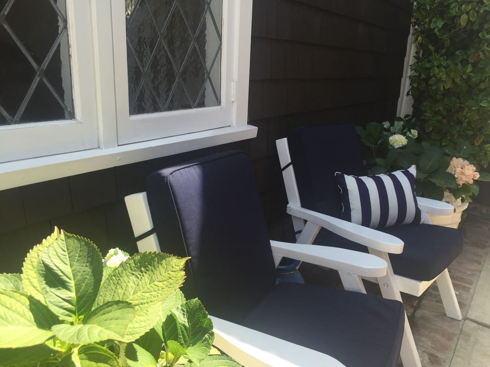 Exterior - Side Area Seating for a little extra privacy
