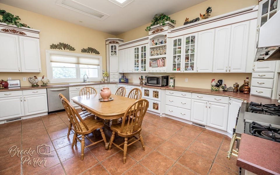 Gourmet kitchen
