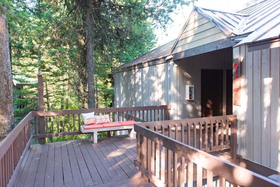 Entrance to Bighorn Pod