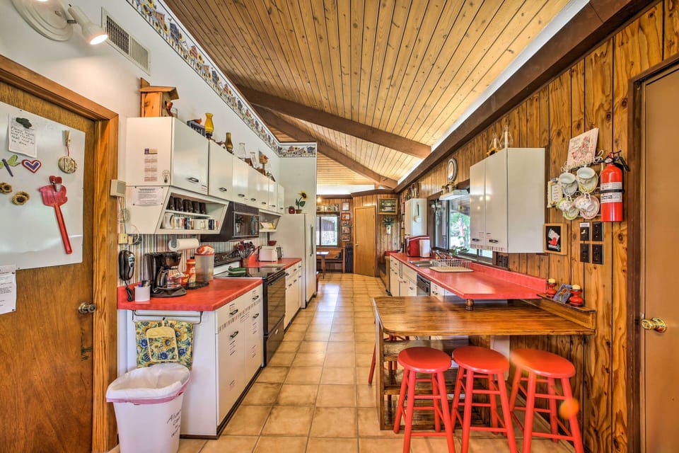 Kitchen | Fully Equipped