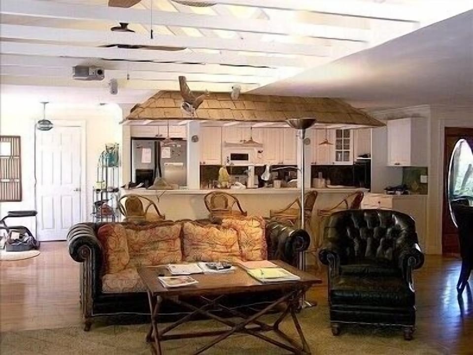 Vaulted ceiling, quietly elegant furniture