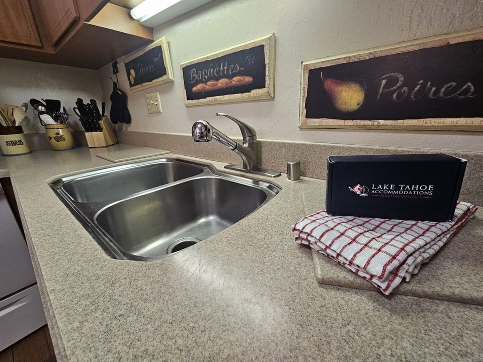 Main Level - Kitchen