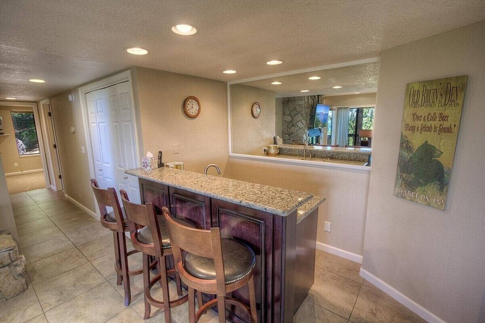 Second Level- Bar Area