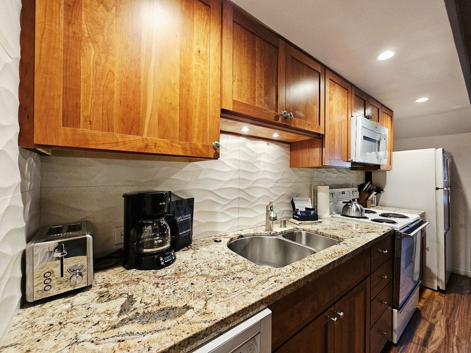 Main Level - Kitchen