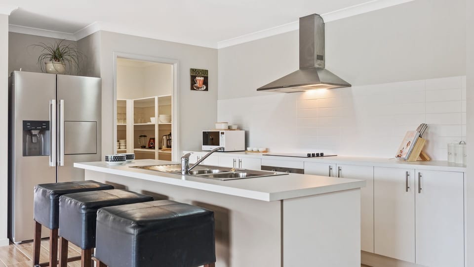 Modern, Fully Equipped Kitchens