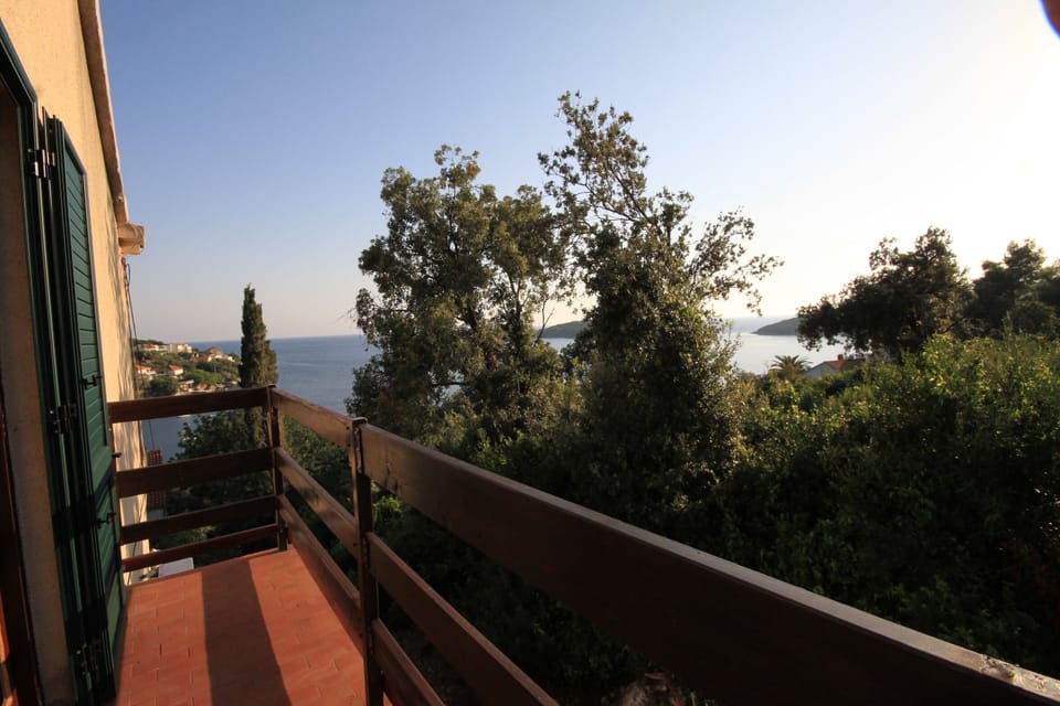 Balcony 2