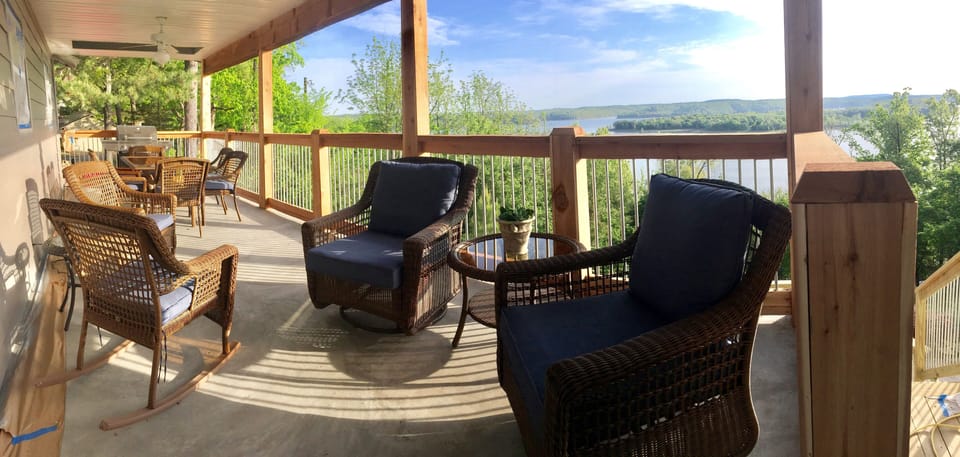  Relax on the upper covered balcony and enjoy the view