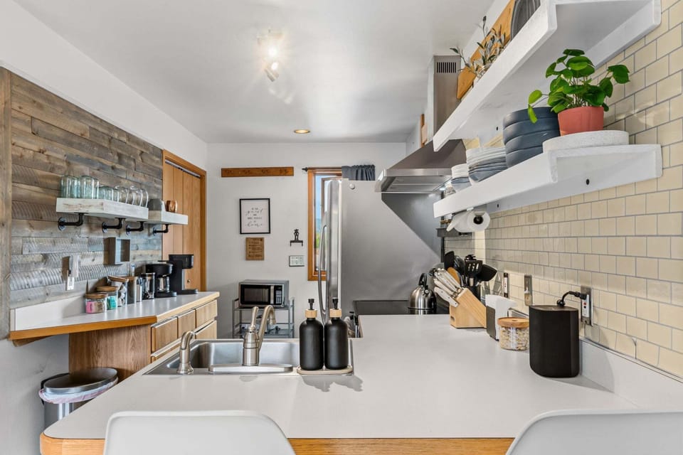 Gourmet Kitchen Ready — Cook like you mean it—premium pans, chef's knives, cooking oils, and thoughtful essentials make every meal feel effortless and elevated. 🍳✨