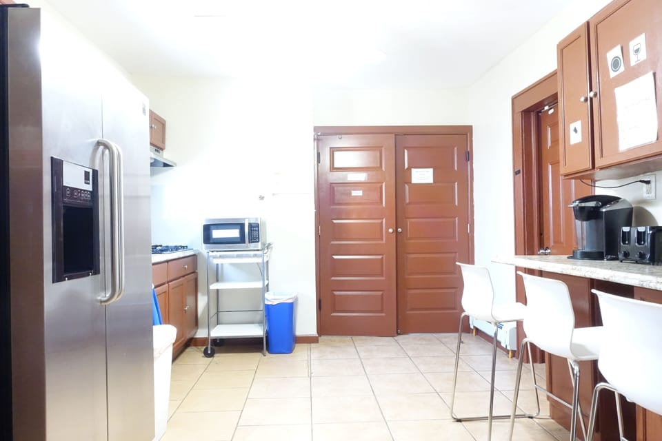 kitchen with microwave and coffemaker 