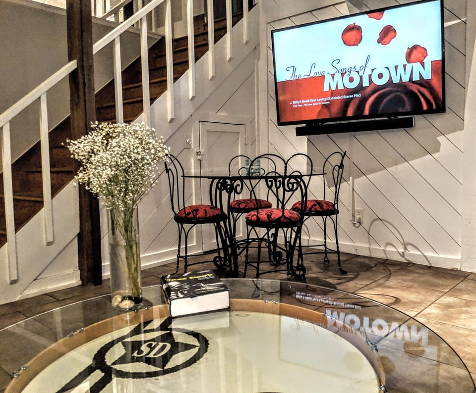 TV /Dinning room