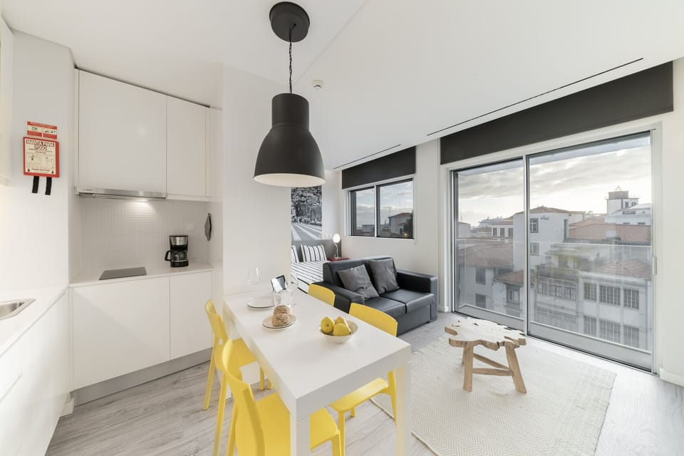kitchen , dinning room ,bed and living room