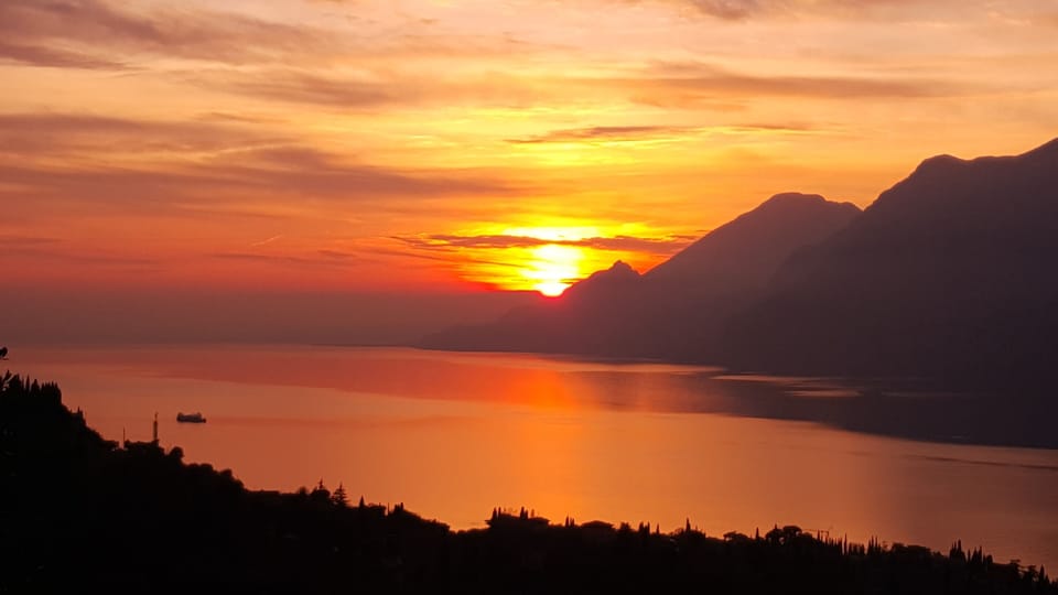  Apartment balcony view, heated swimming pool, air conditioning,parking area Apartment in Malcesine