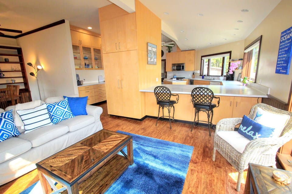 view of living room and kitchen - view of living room and kitchen