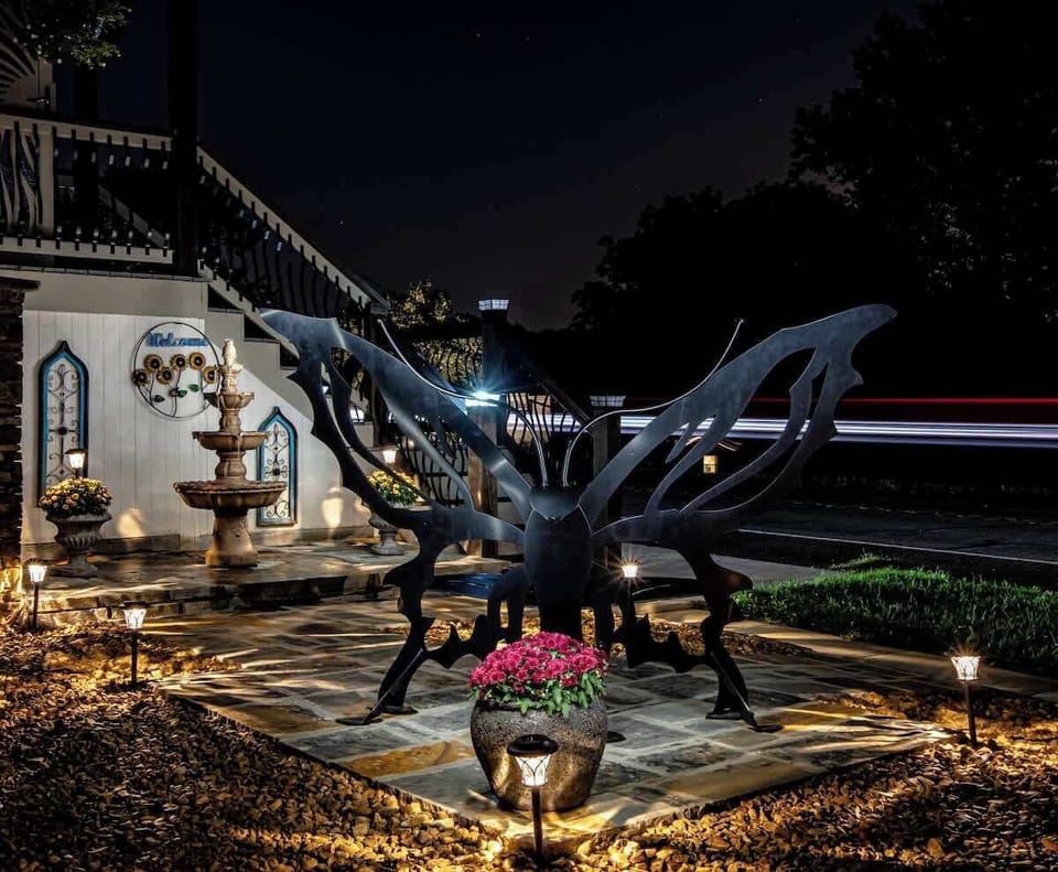 The New Courtyard Area. The butterfly bench is surprisingly comfortable for those photo ops !! 