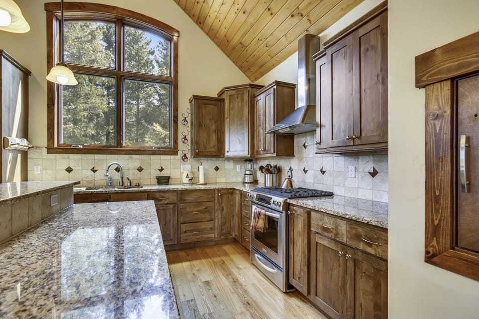 Fully Equipped Chef's Kitchen