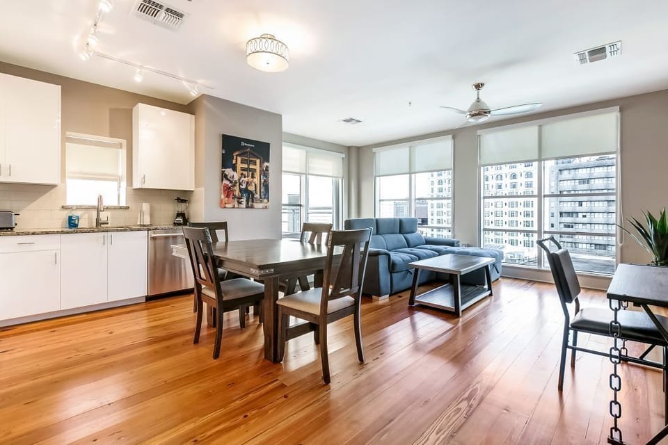 Spacious Living room with Dining area