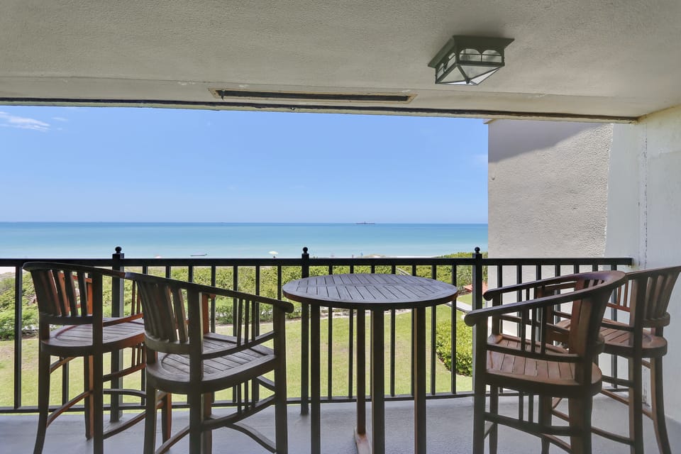 Land's End 10-403 Beach Front - Premier balcony