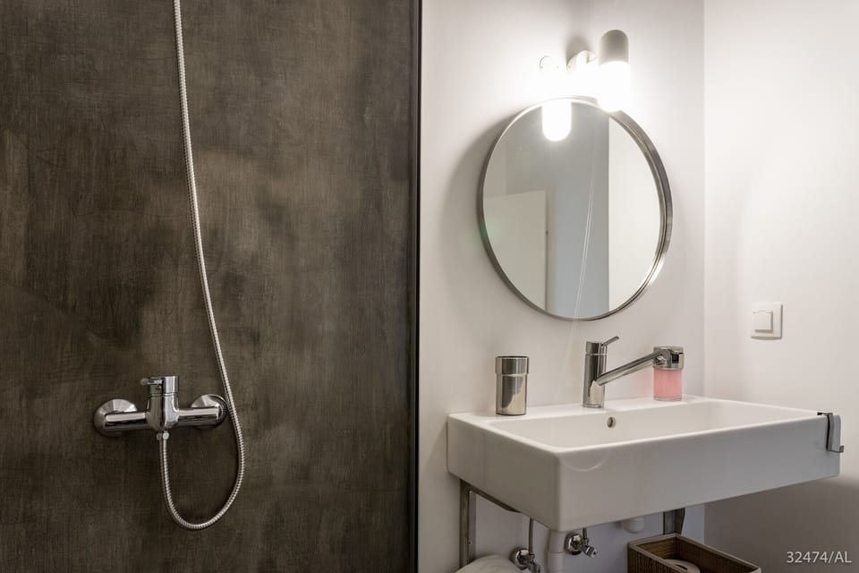 Bathroom with wc and shower