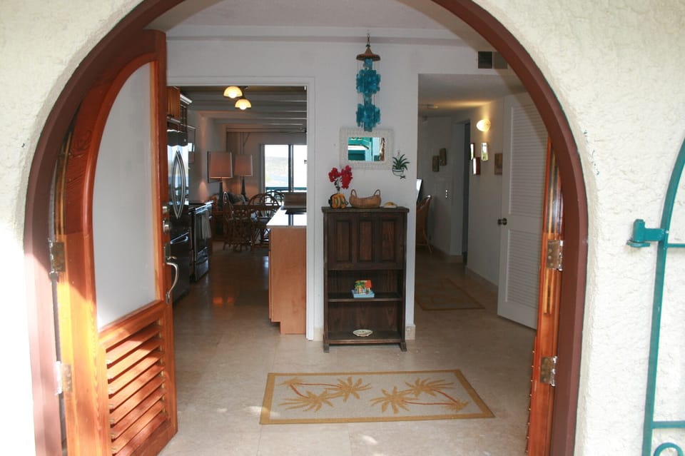 Entrance, welcome to Ocean View Condo