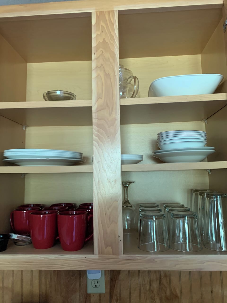 Fully stocked kitchen, coffee pot, blender,toaster, microwave, stove, oven.