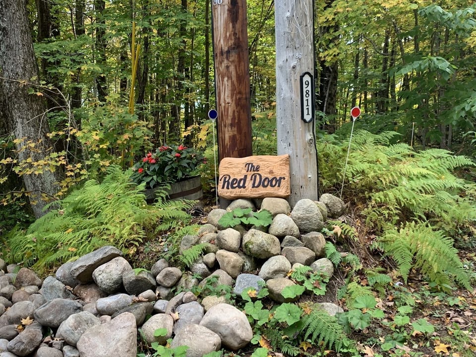 Entrance to driveway 