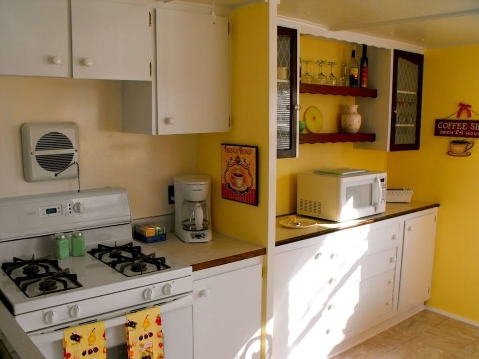 WF - Kitchen - counter_5_11zon