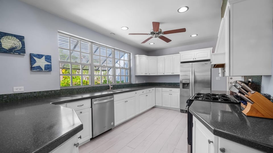 Spacious, fully stocked kitchen