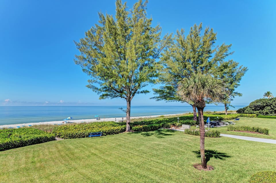 Gorgeous, direct views of the beautiful Gulf beach