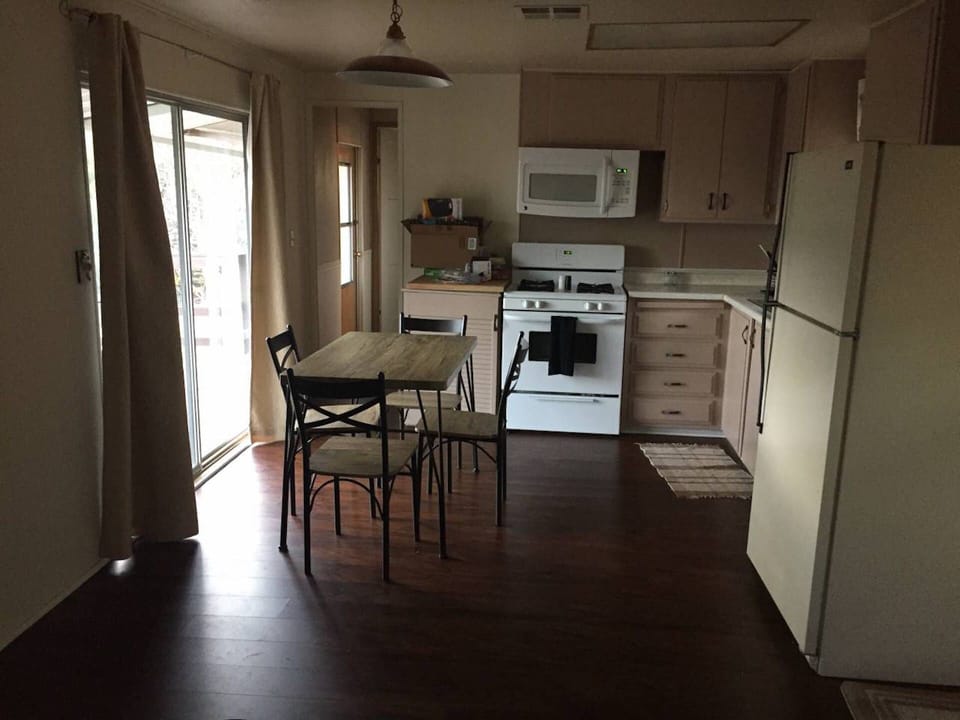 kitchen & dining