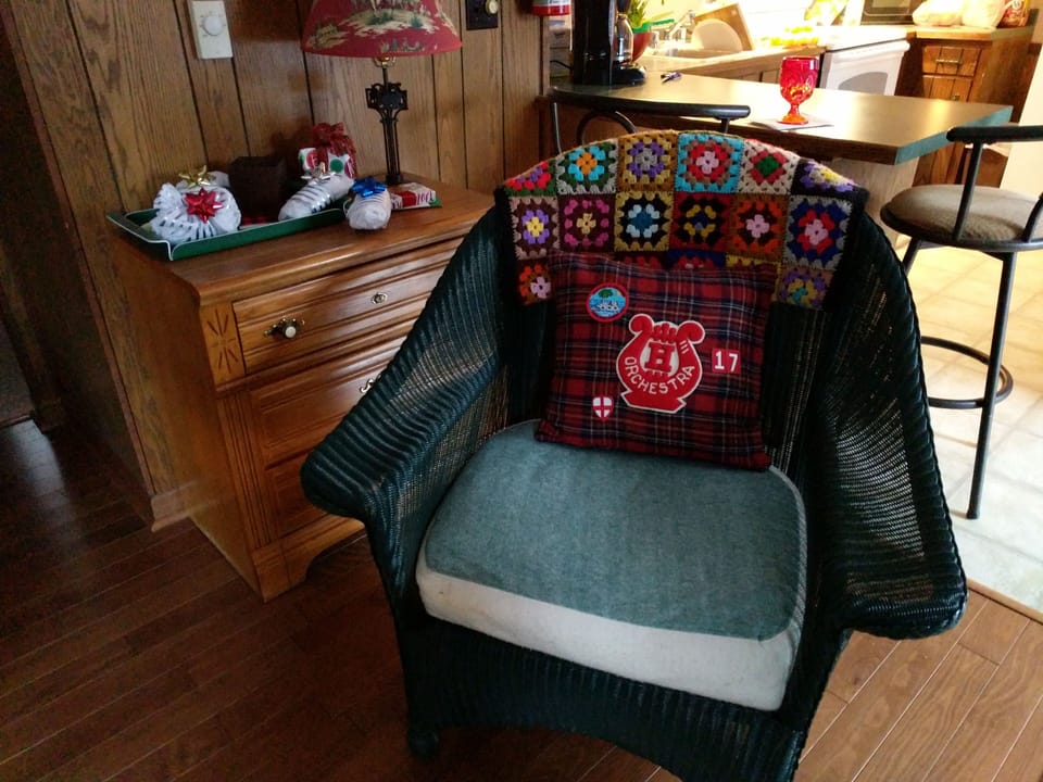 Living room wicker chair