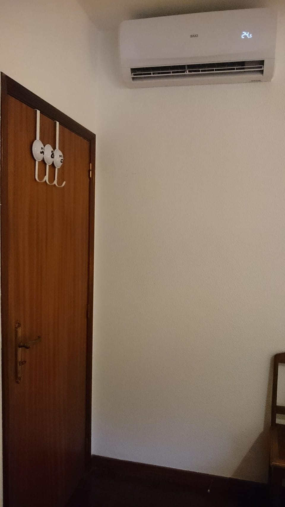 A/C and heating in bedrooms and living rood