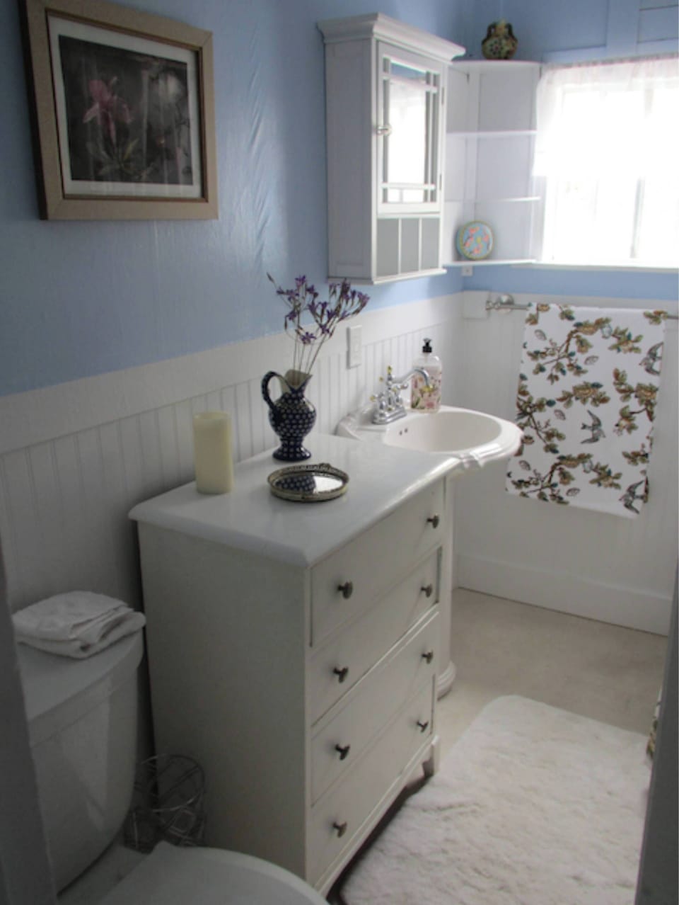 Charming, renovated bathroom.