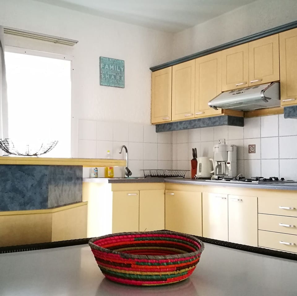 Newly refurbished well equipped kitchen 