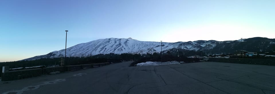 Il vulcano più alto d'Europa visitabile tramite escursioni condotte dalle guide 