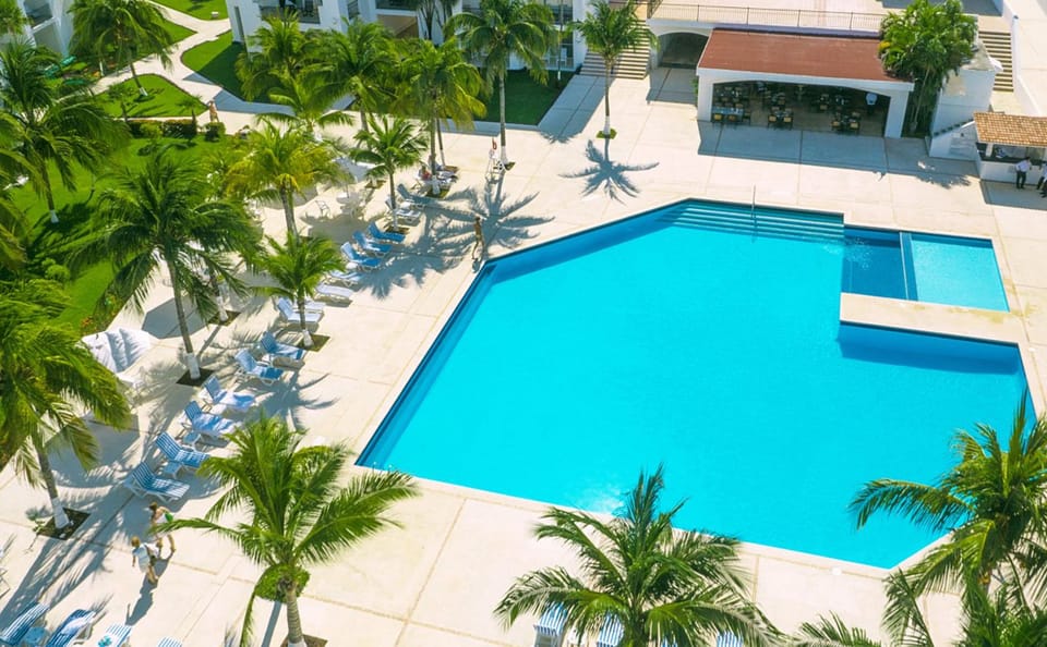 Overview pool