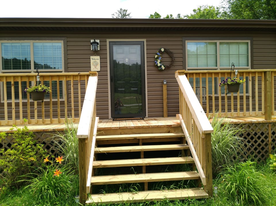 Welcome to the Cabin on the Creek.