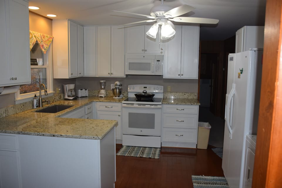 2019 Updated Kitchen Granite Counters
