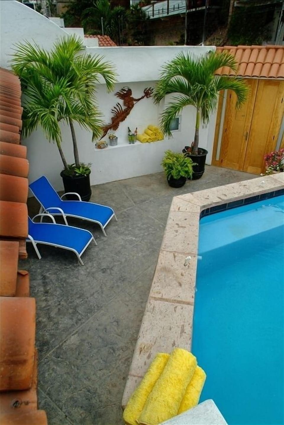 Courtyard with private pool