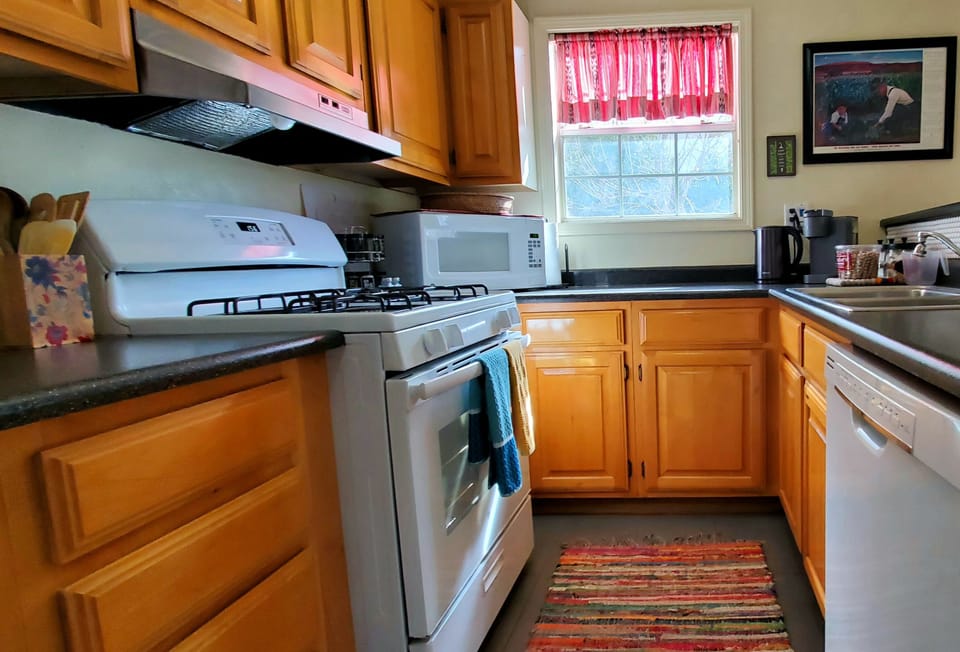 There's also a toaster, blender, electric kettle, coffeemaker, pots/pans/dishes 